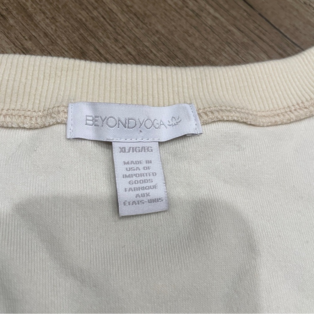 NEW Beyond Yoga Ivory Cream Terry V-Neck Cropped Sweatshirt‎ XL Pullover - Picture 6 of 7